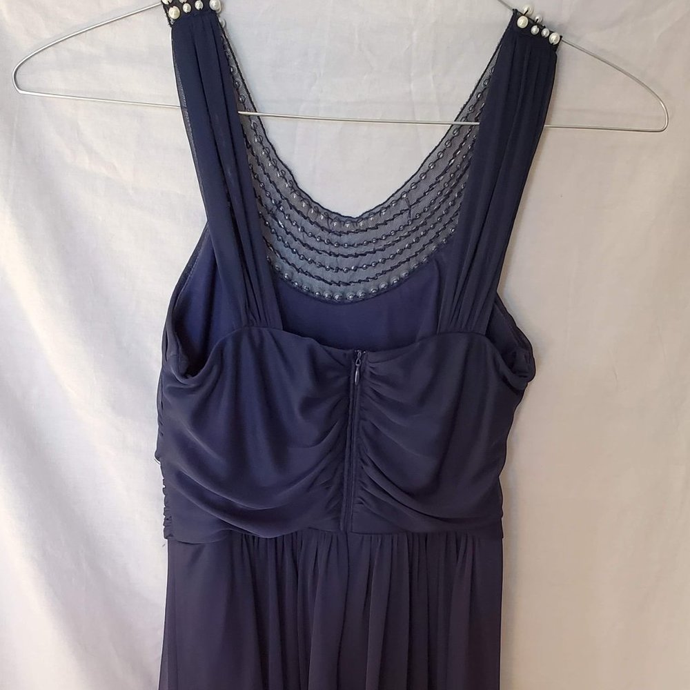 Dress - Picture 4 of 7